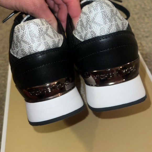 Michael Kors Billie trainer sneakers. 6 - Picture 4 of 11